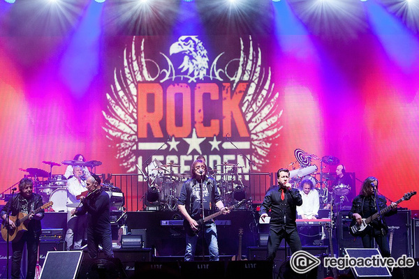Osten zu Westen - Fotos der Rock Legenden: Puhdys + City + Karat live in der Jahrhunderthalle in Frankfurt 